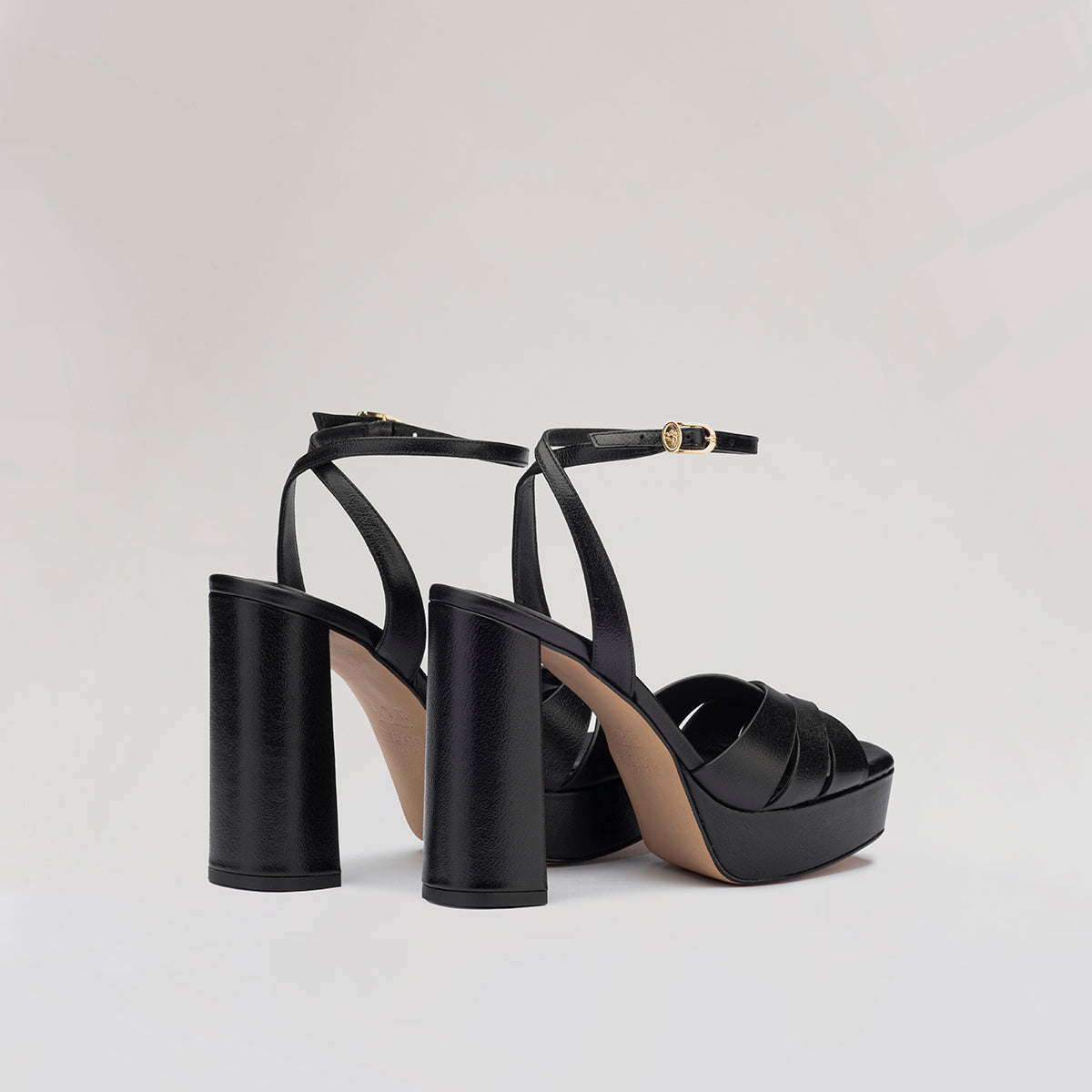 Julieta Verona Negro