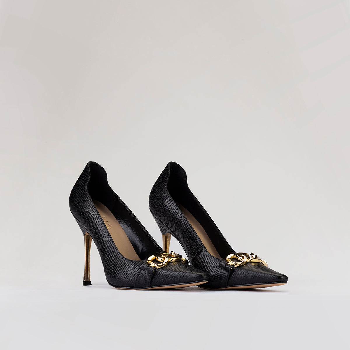 21401MARISOLNEGROESTUDIO2.jpg