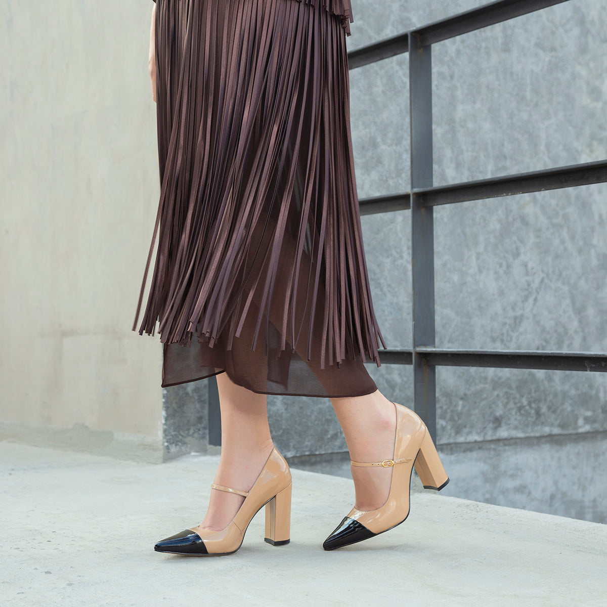 Viridiana Charol Beige Y Negro