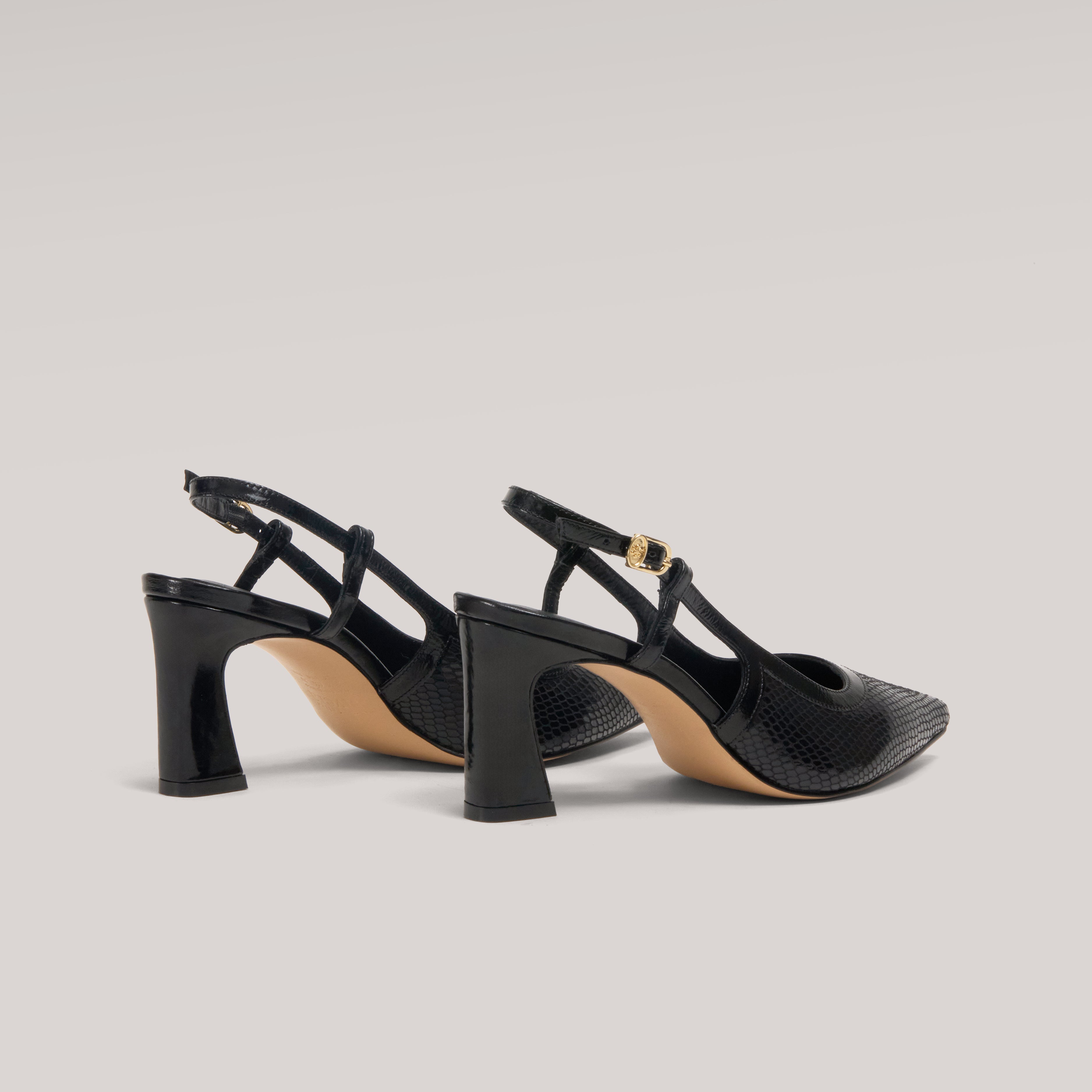 LUCERO VIBORA NEGRO Y CHAROL NEGRO