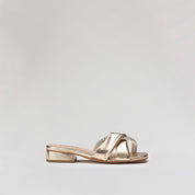 Danna Oro con Piedras