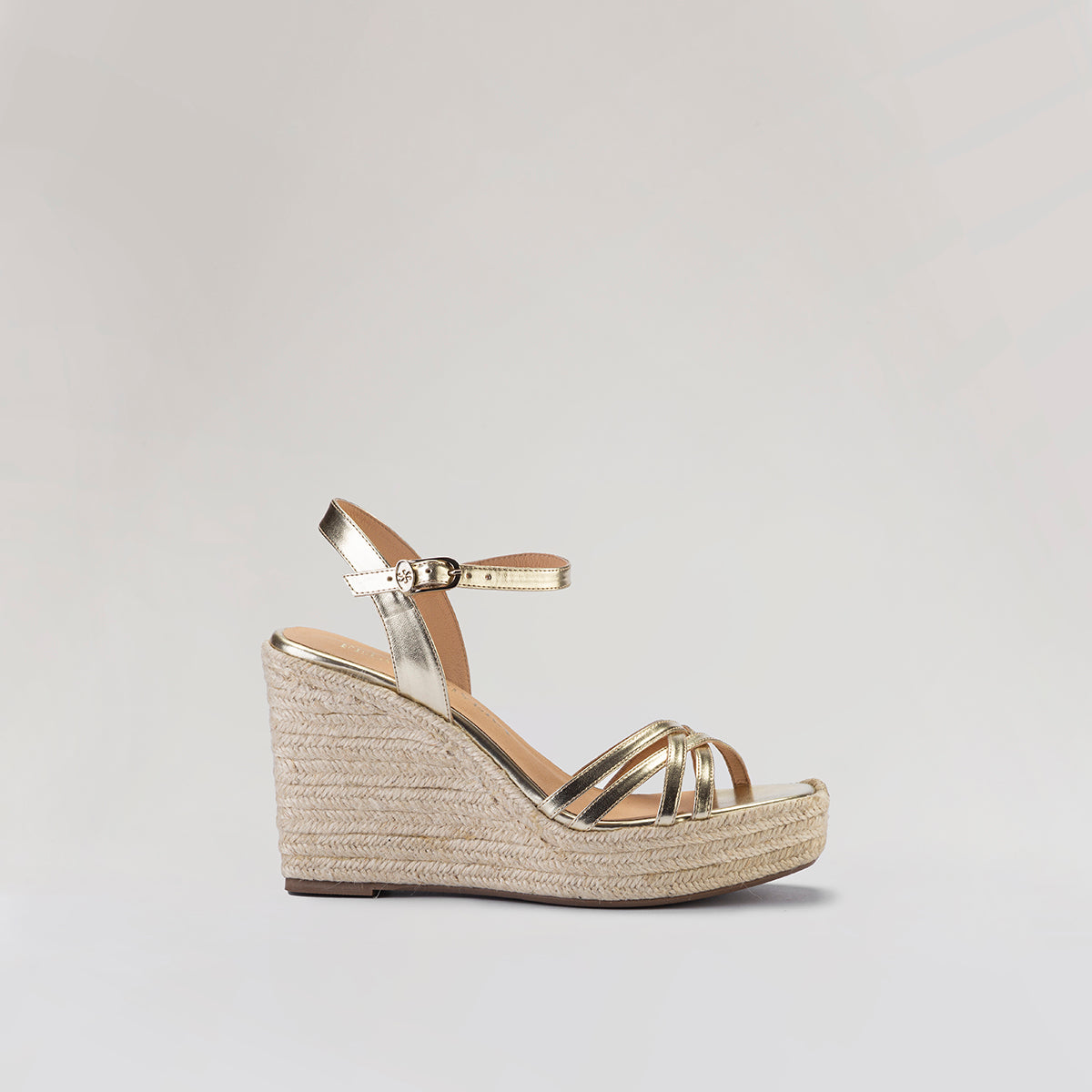 61009ELIZAS.PLATINOESTUDIO1.jpg
